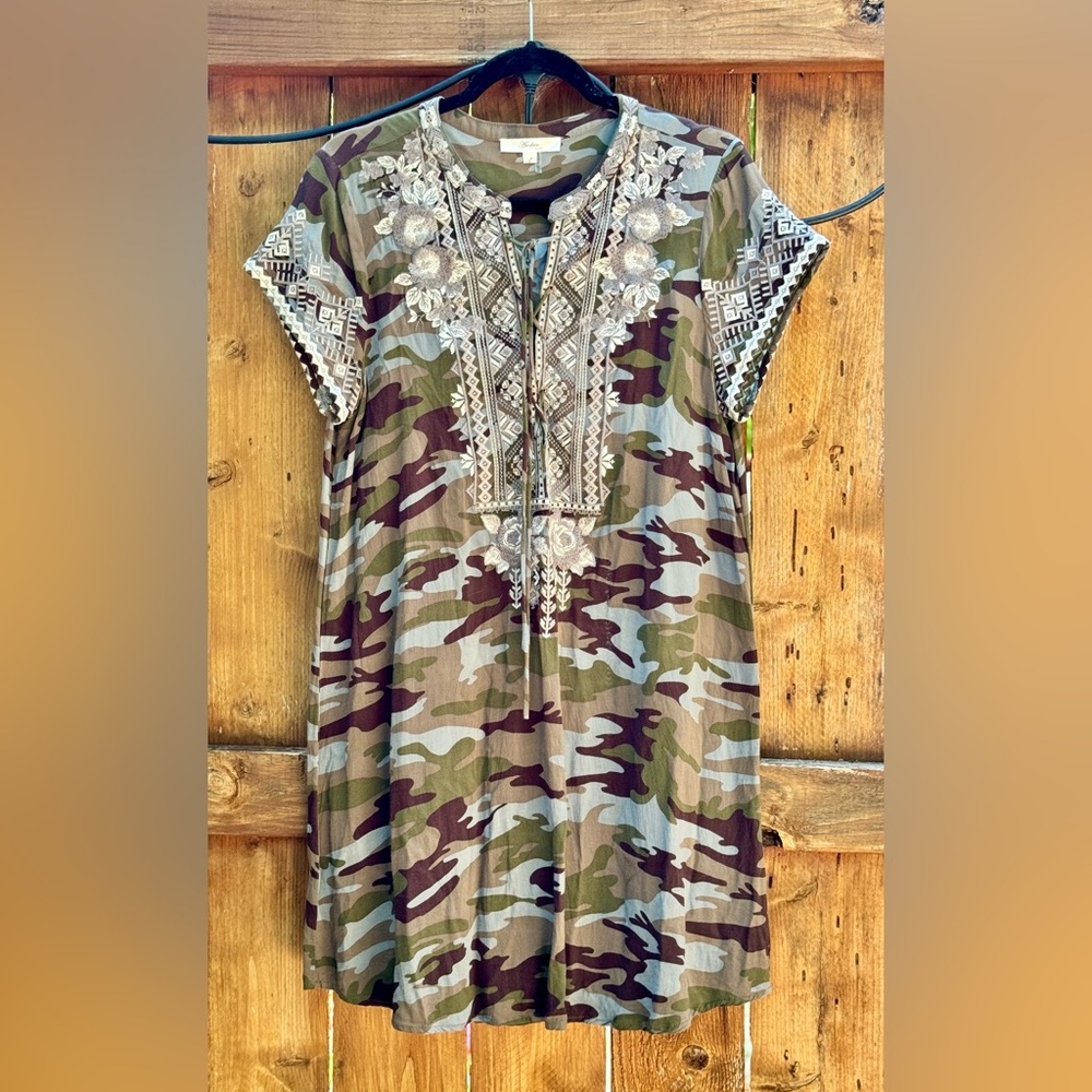 Andree By Unit Camo Print Embroidered Dress Size L